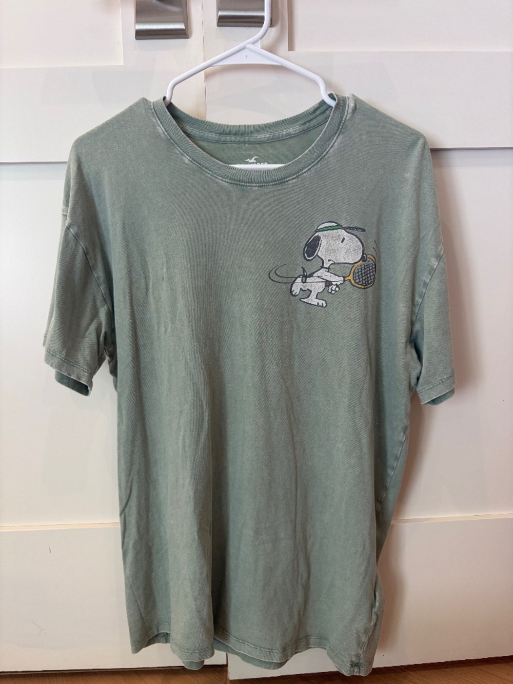 Hollister Snoopy Tennis Graphic Tee Sage Green Oversized T-Shirt Size Small